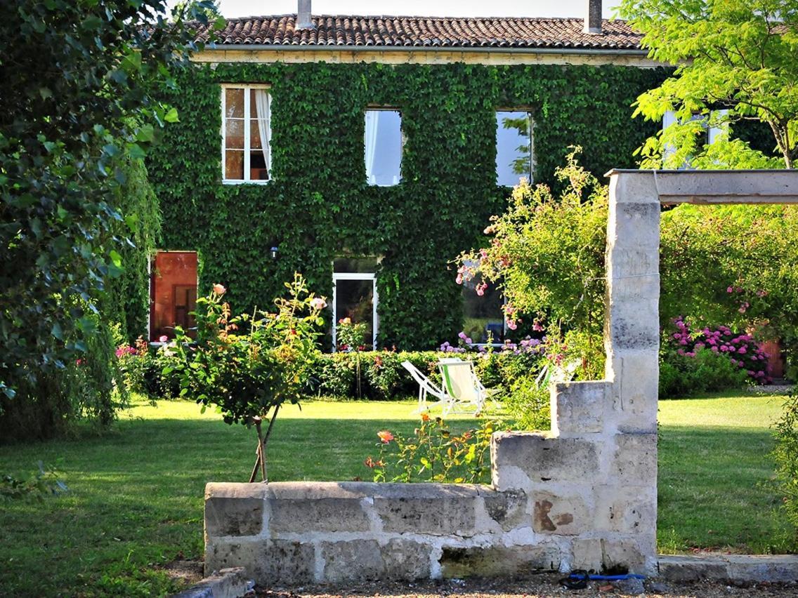 Petit Garros Hotel Fronsac  Buitenkant foto