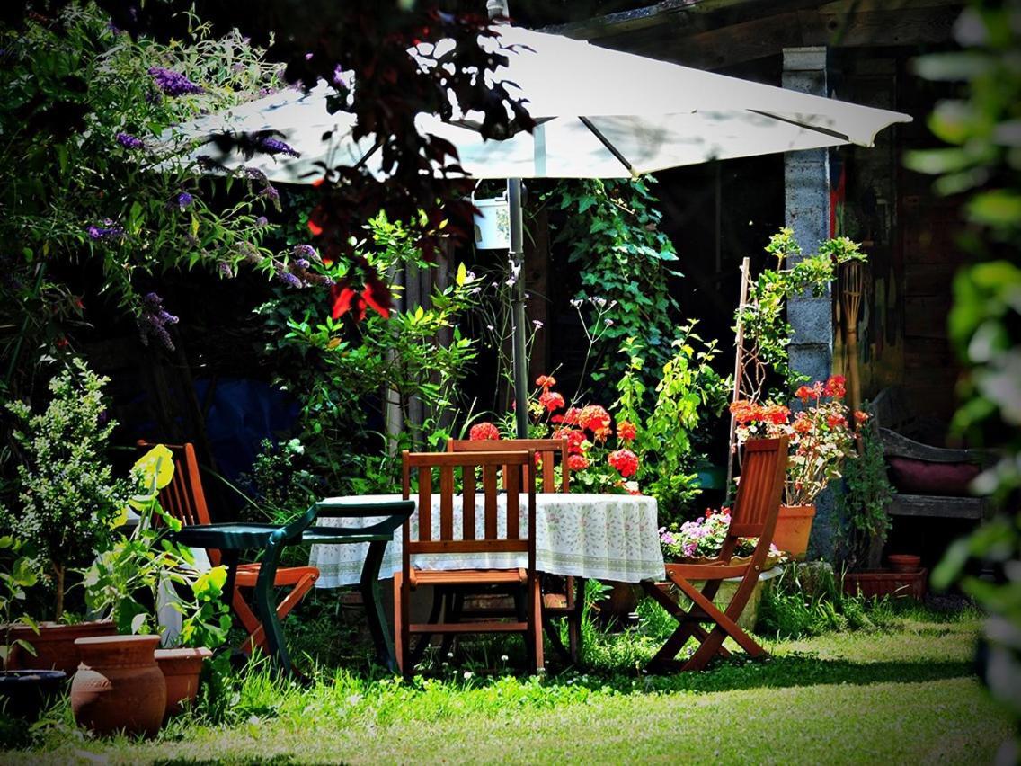 Petit Garros Hotel Fronsac  Buitenkant foto