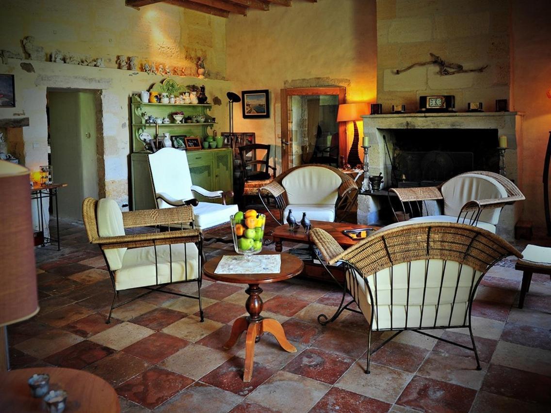 Petit Garros Hotel Fronsac  Buitenkant foto