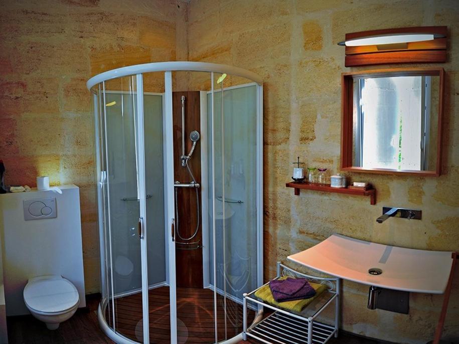 Petit Garros Hotel Fronsac  Buitenkant foto